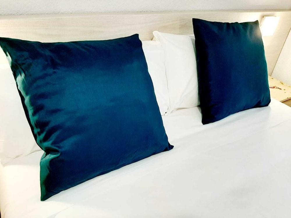 סלאמנקה Arjori Rooms Hostal מראה חיצוני תמונה