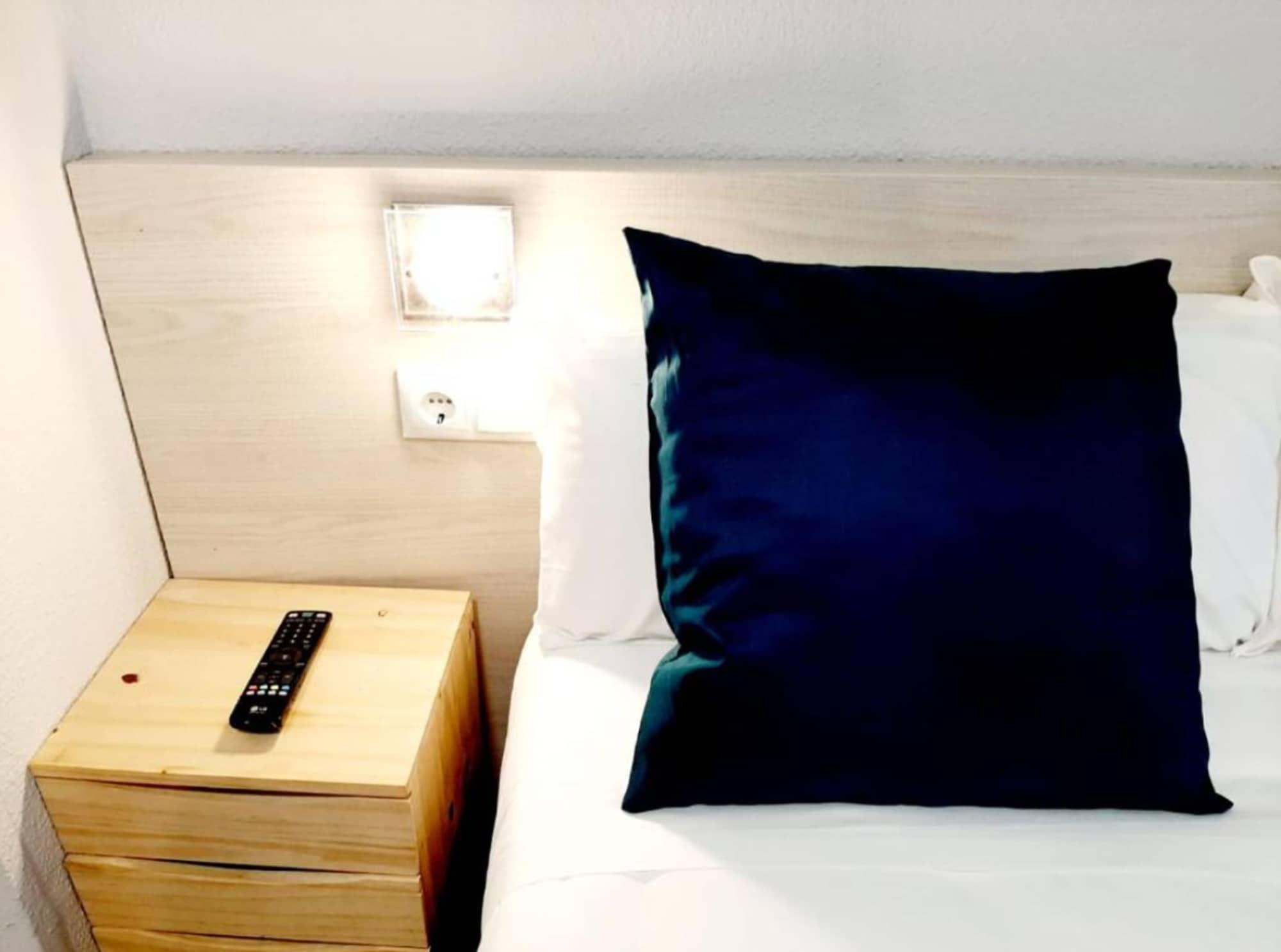 סלאמנקה Arjori Rooms Hostal מראה חיצוני תמונה