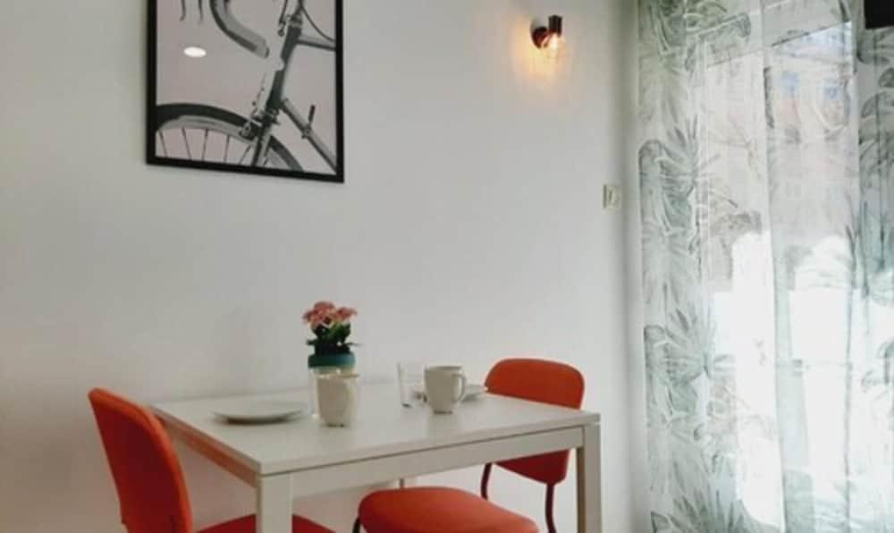 סלאמנקה Arjori Rooms Hostal מראה חיצוני תמונה