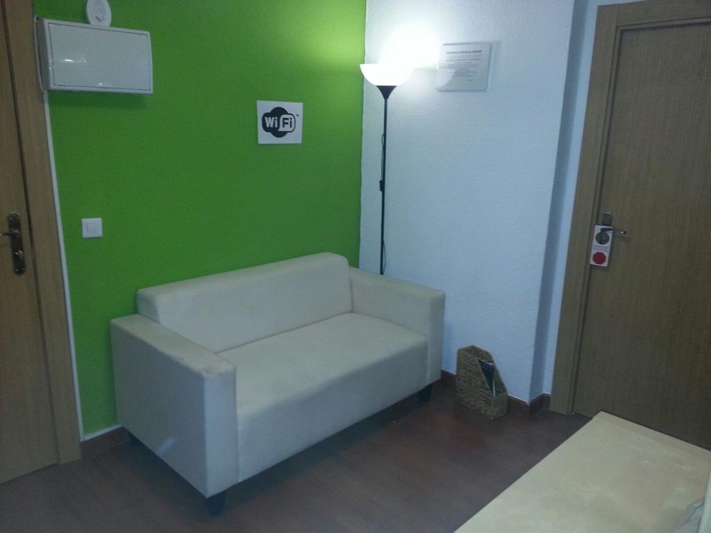 סלאמנקה Arjori Rooms Hostal מראה חיצוני תמונה