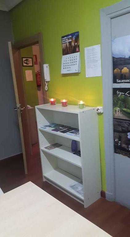 סלאמנקה Arjori Rooms Hostal מראה חיצוני תמונה
