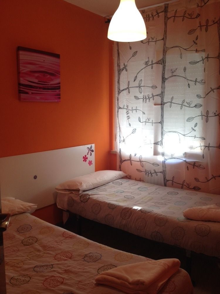סלאמנקה Arjori Rooms Hostal מראה חיצוני תמונה