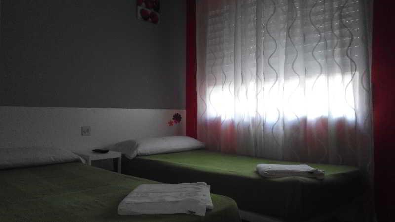 סלאמנקה Arjori Rooms Hostal מראה חיצוני תמונה