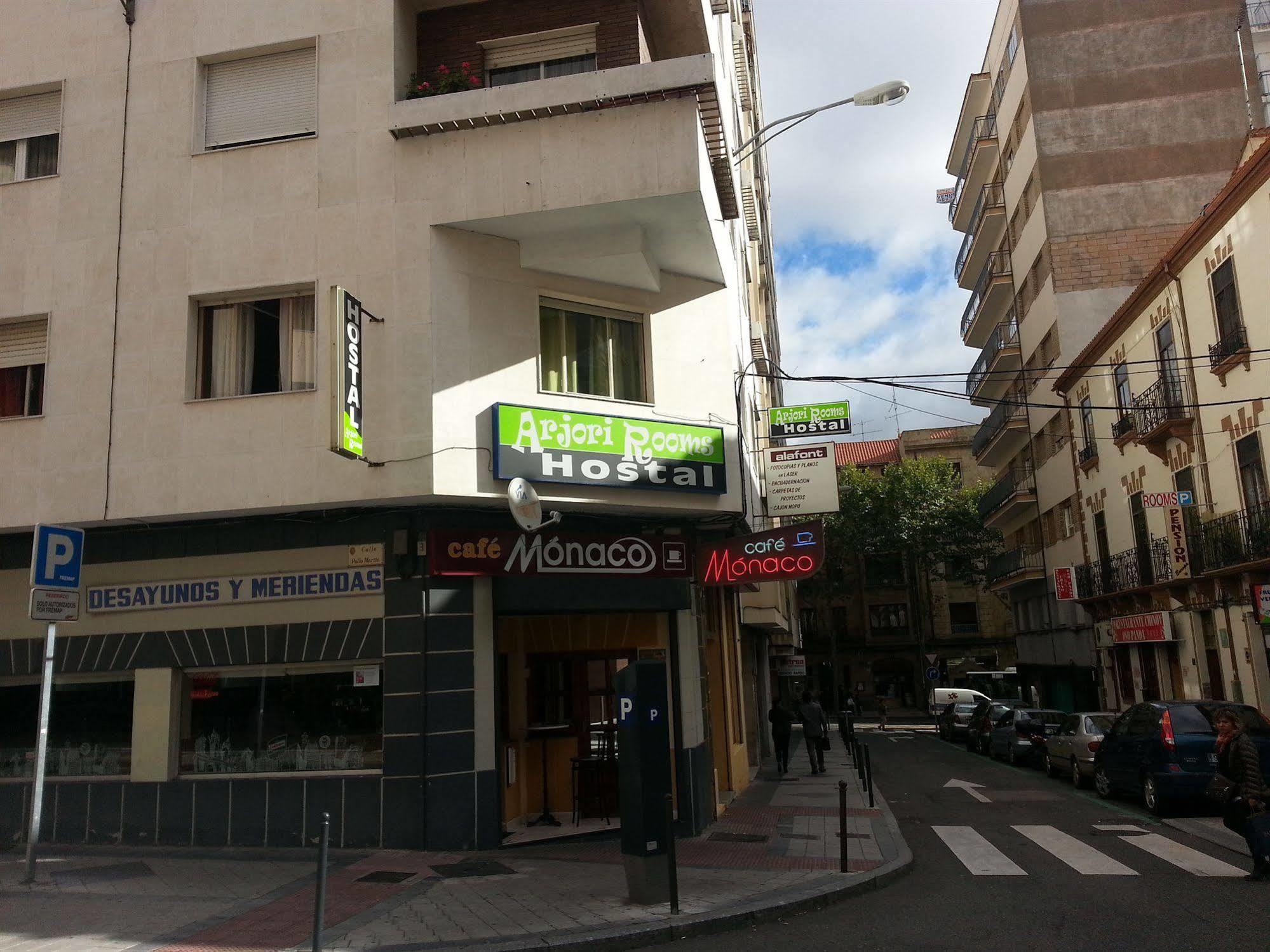 סלאמנקה Arjori Rooms Hostal מראה חיצוני תמונה