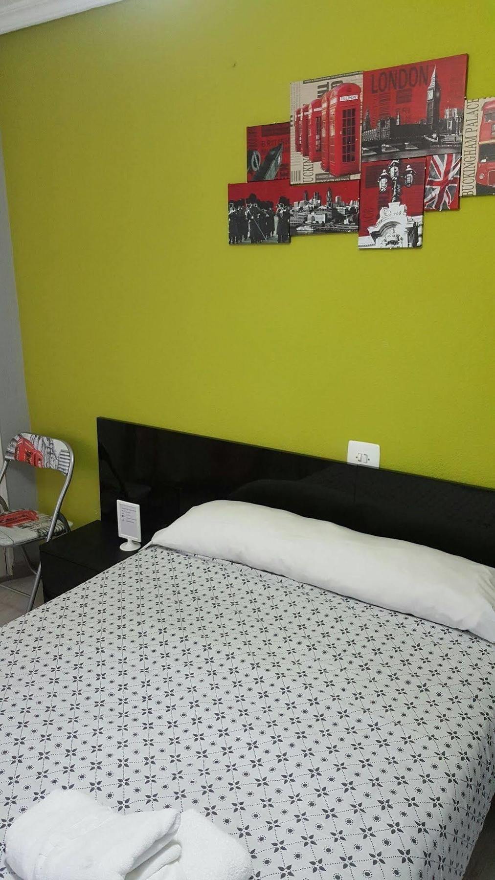 סלאמנקה Arjori Rooms Hostal מראה חיצוני תמונה
